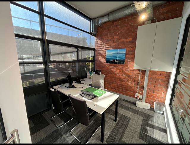 107M² OFFICE TO LET IN OBSERVATORY
